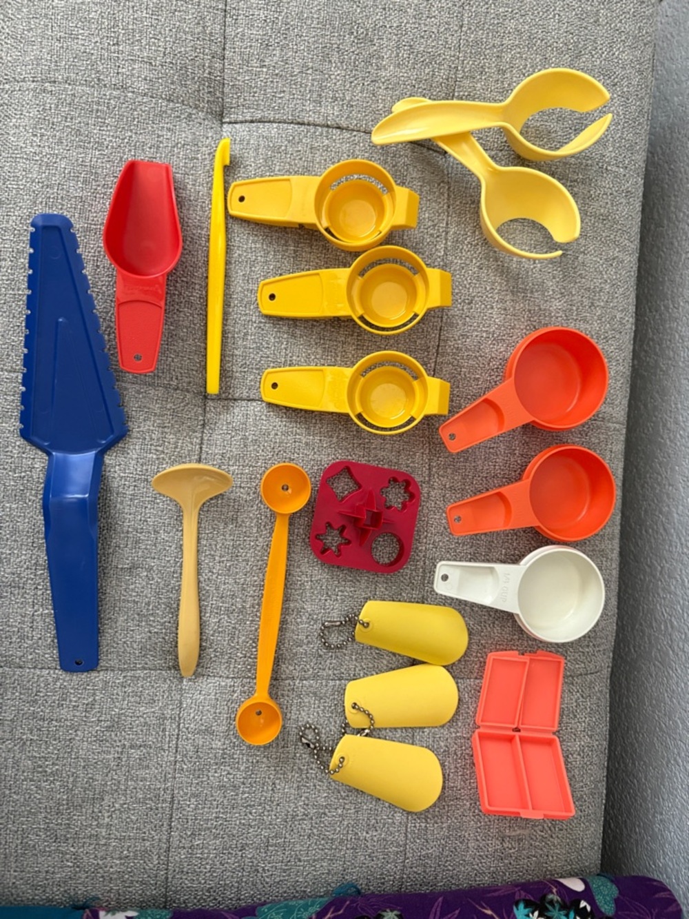 Vintage Tupperware gadgets bundle 18 pieces